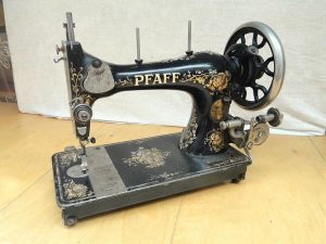 sewing machine pfaff